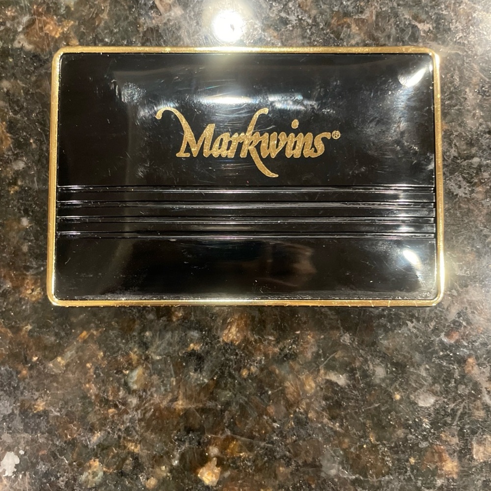 Markwins 8 Pallette Eyeshadow With Earthy Tones NEW